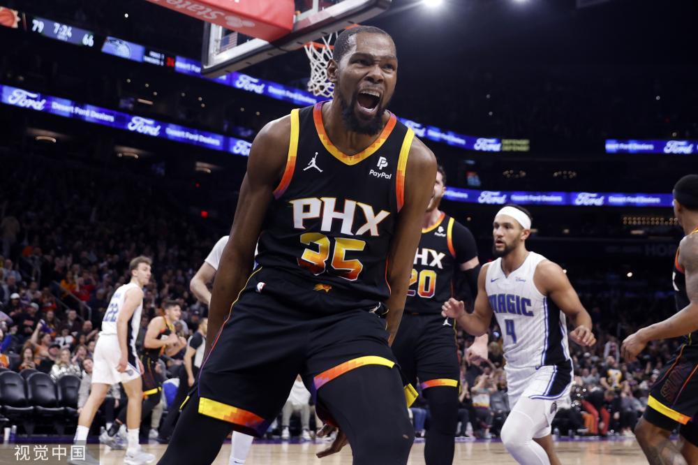 足的年轻球 足的年轻球