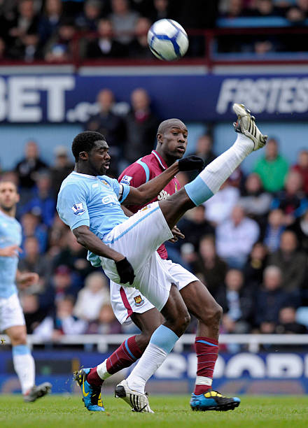 足球场上的 足球场上的