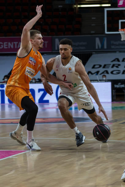 冠军同场竞 冠军同场竞